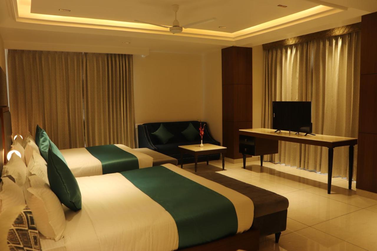 Green Hotel - Behind Parmarth Niketan Rishīkesh Esterno foto