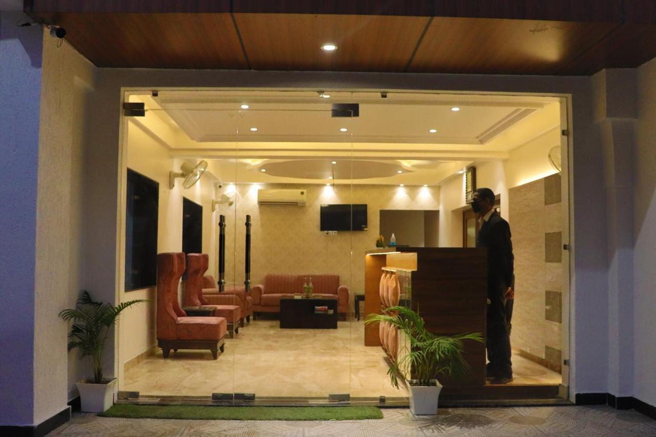 Green Hotel - Behind Parmarth Niketan Rishīkesh Esterno foto